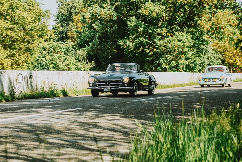 Experience Timeless Luxury: California's Best Classic Car Drives & Innovations